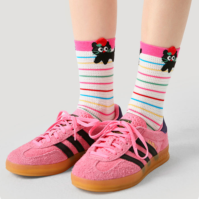 Calcetines Gatita Negra Sobre Rayas de Colores