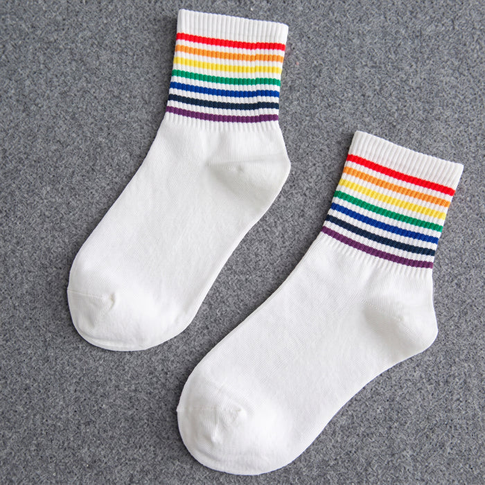 Calcetines Blancos Lineas de Colores Arcoiris