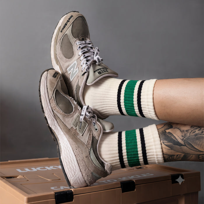 Calcetines Blancos con Rayas Verdes y Negras
