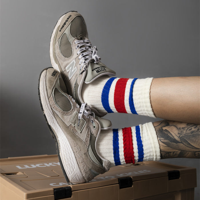 Calcetines Blancos con Rayas Azules y Roja