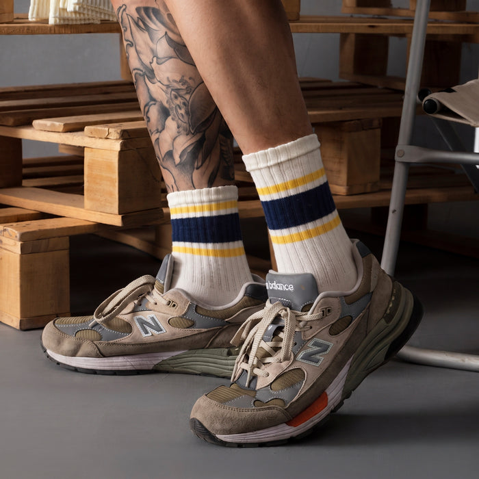 Calcetines Blancos con Rayas Negro y Amarillo