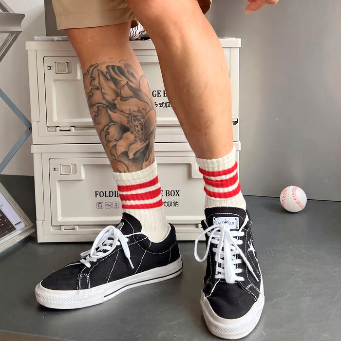 Calcetines Blancos con Rayas Rojas