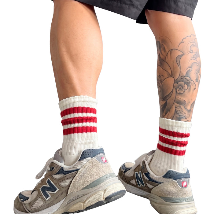 Calcetines Blancos con Rayas Rojas