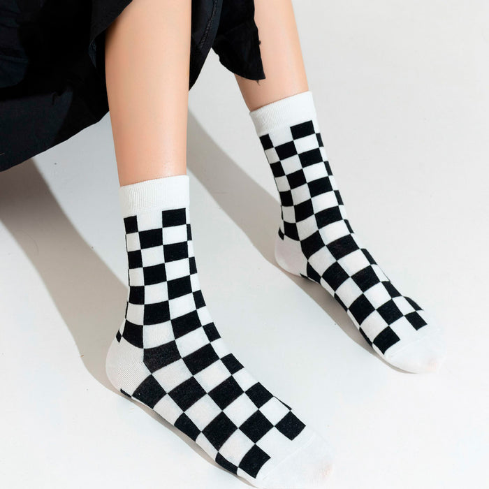Calcetines Cuadrados Blancos y Negros