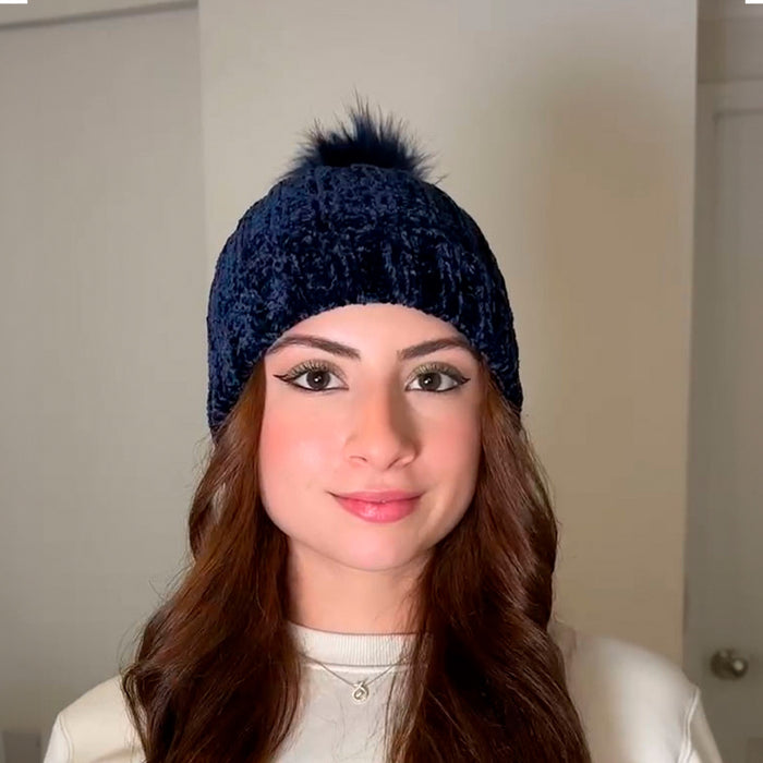 Gorros Terciopelo Azul con Pompón