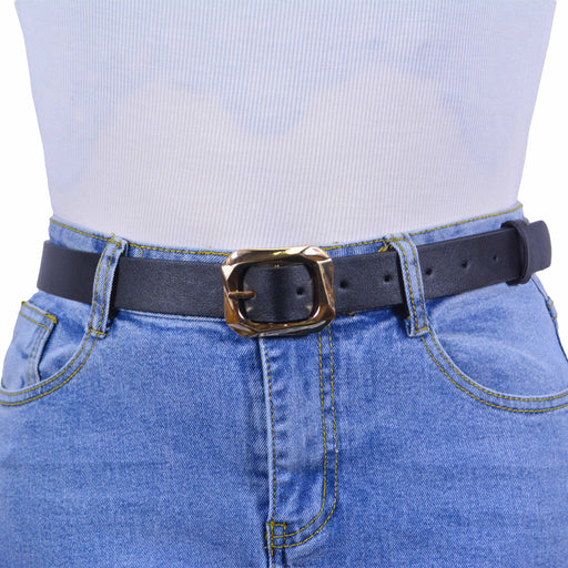 Modelo Cinturon sintetico negro hebilla dorada  4075-2