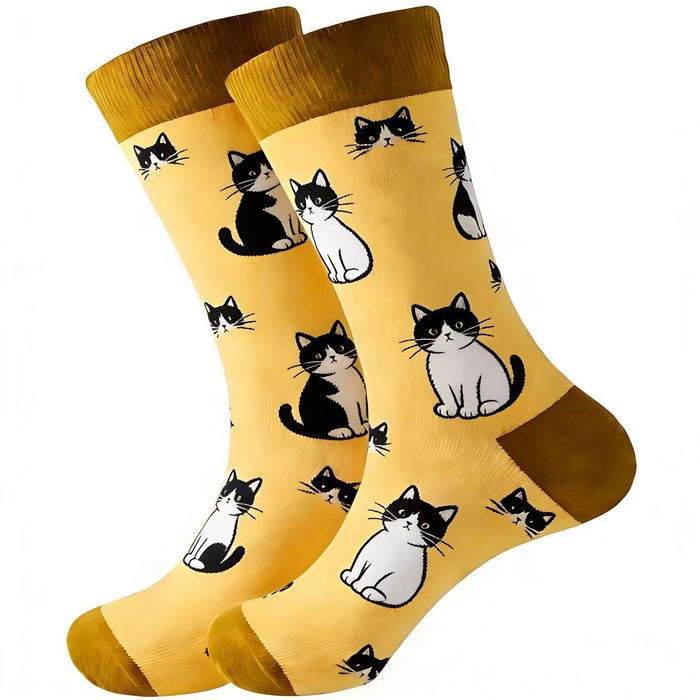 Calcetines Gatitos Blanco y Negro Fondo Amarillo