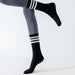 Calcetin yoga antideslizante largo negro 3 rayas 4092-1